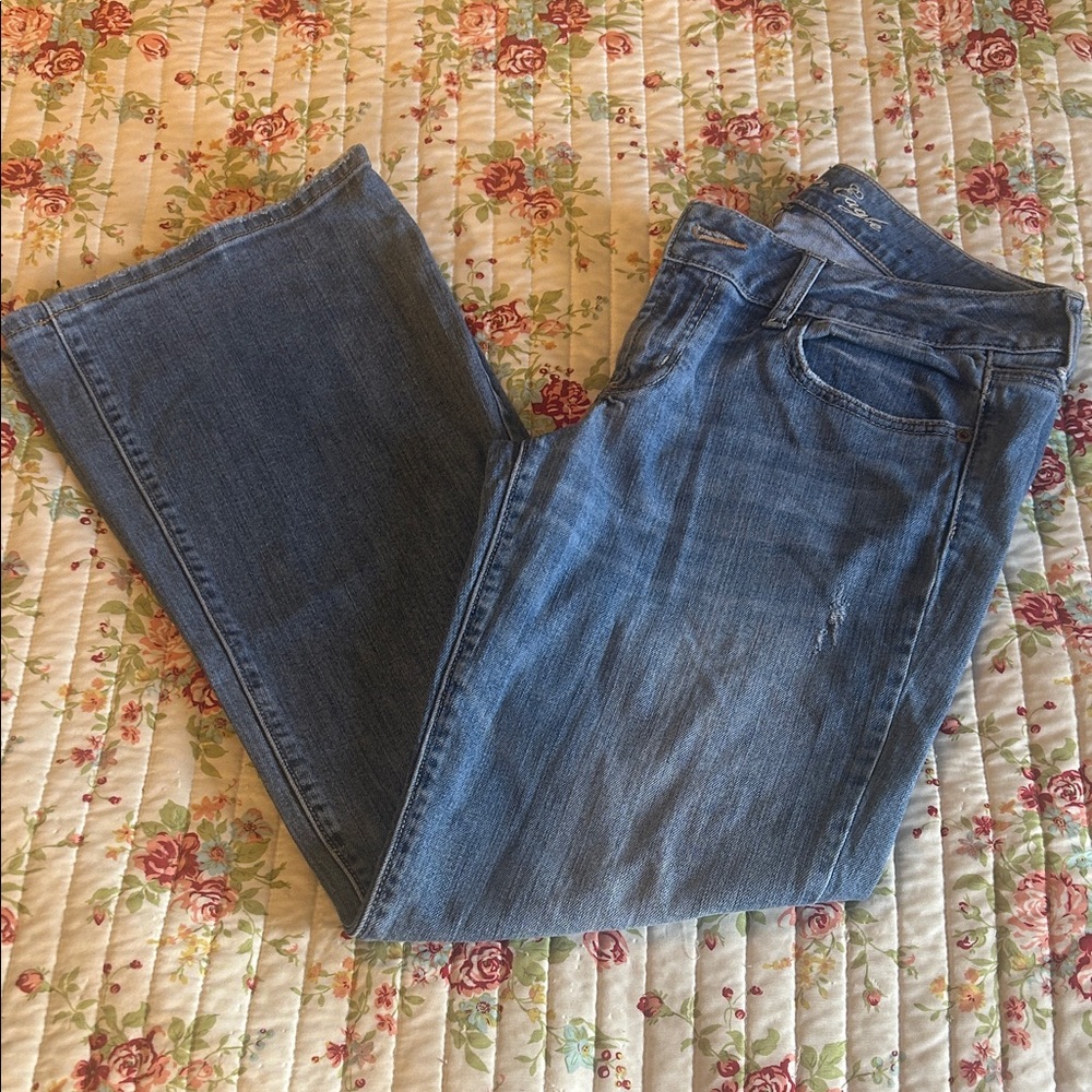 American Eagle Favorite Boyfriend Boot Cut Jeans Size 10